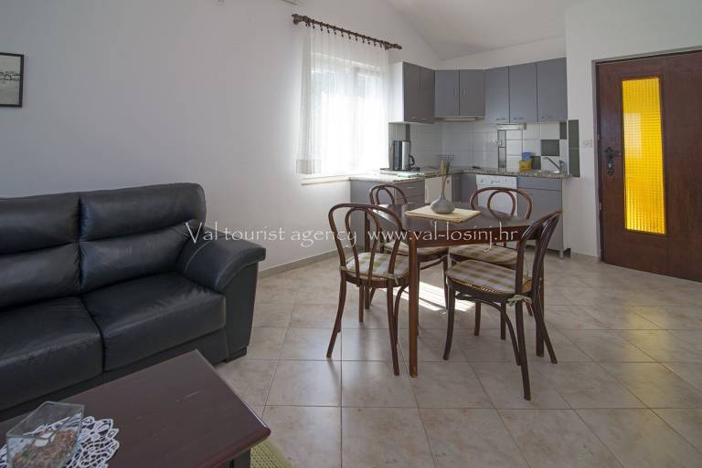 Holiday apartment with patio — photo 2