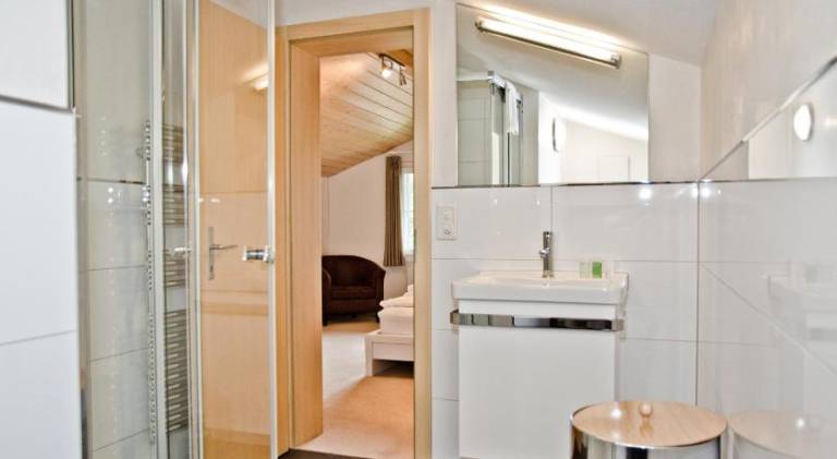 Rental apartment with 3 rooms for 6 persons — photo 2