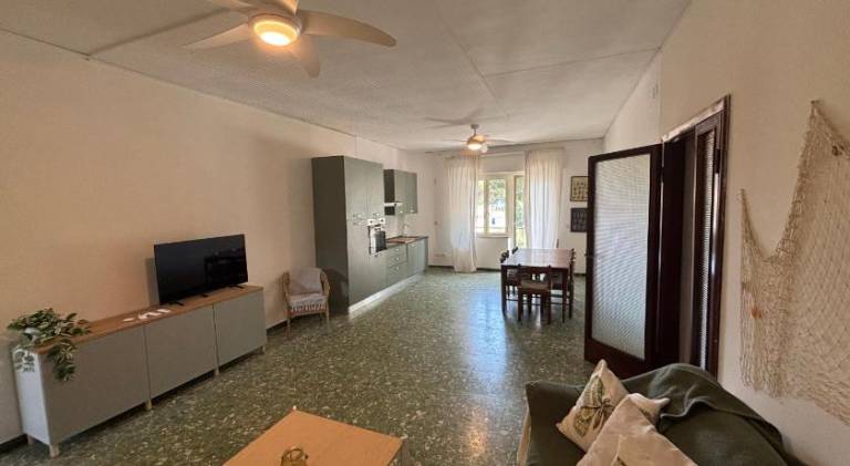 Apartment with patio & yard — photo 4