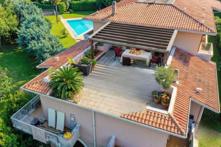 Fully equipped big rental apartment with hot tub, terrace & pool | Close to the beach | Dogs allowed — photo 2