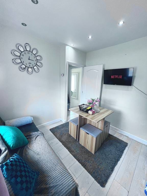 Apartment Sutton