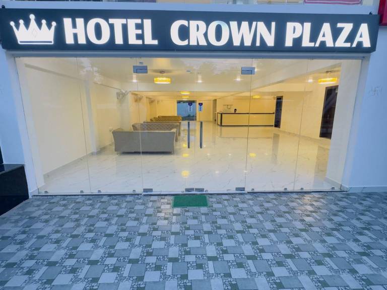 Hotel Crown Plaza in Prayagraj