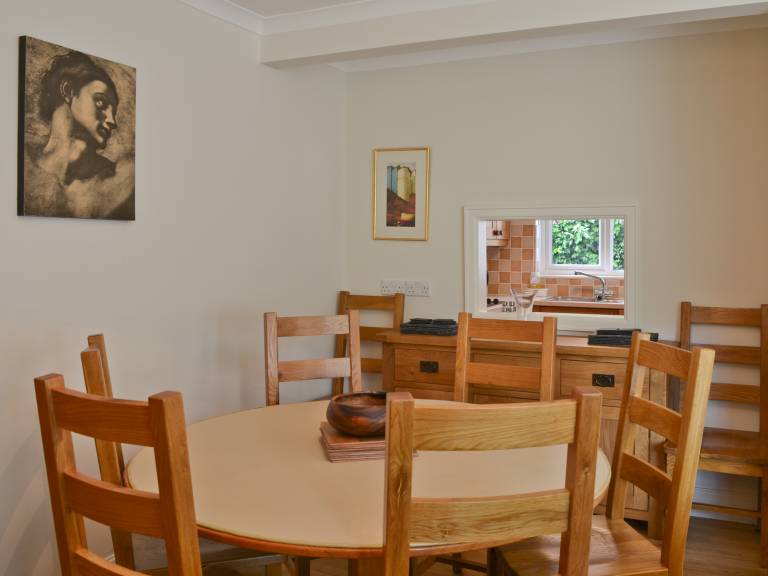 Cottage with garden — photo 5