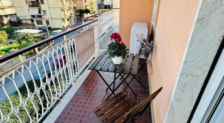 Apartment with terrace — photo 3