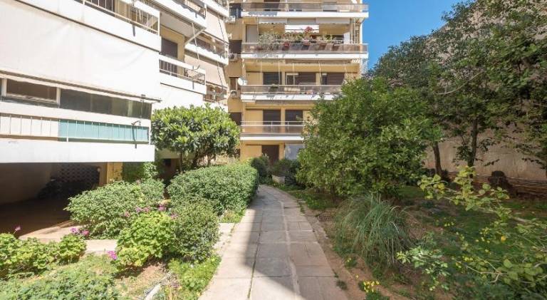 Glyfada Central Walk to Shops, Near Beach — photo 5