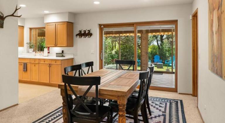 Vacation home with barbecue, yard & hot tub | Perfect for remote work — photo 3