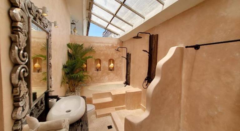 Villa with pool — photo 3