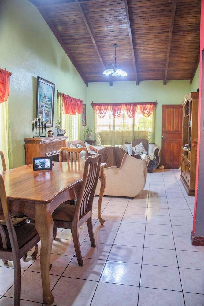 Gardens House, Airport Juan Santamaria, Alajuela, San Jose — photo 2