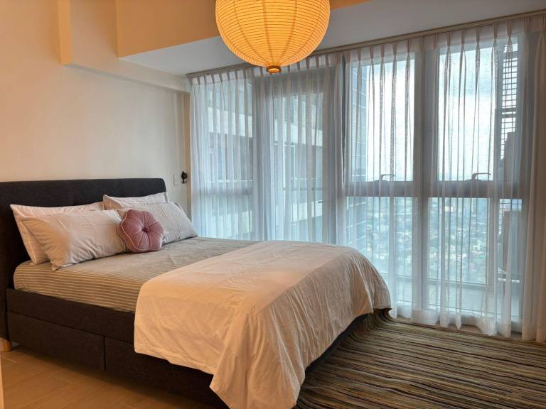 Rental apartment with pool & barbecue in Makati