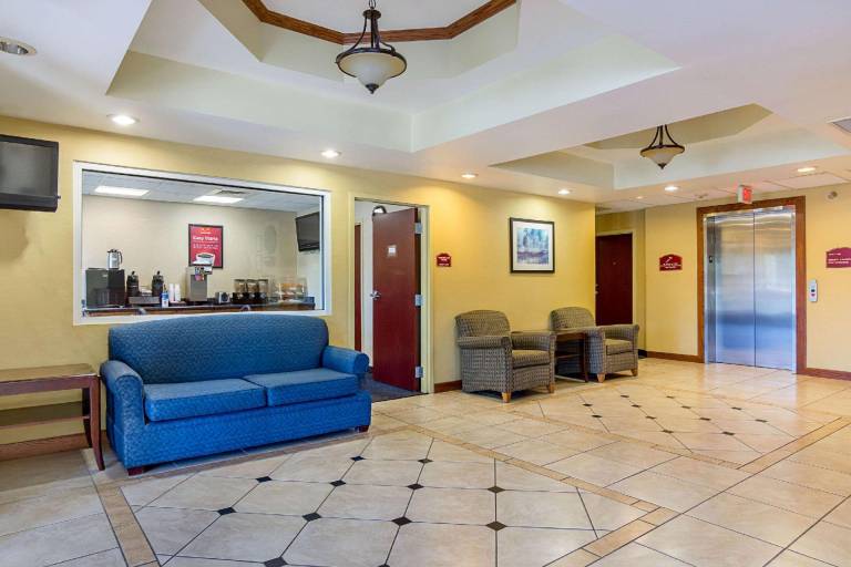 Econo Lodge Inn & Suites Pritchard Road North Little Rock — photo 5