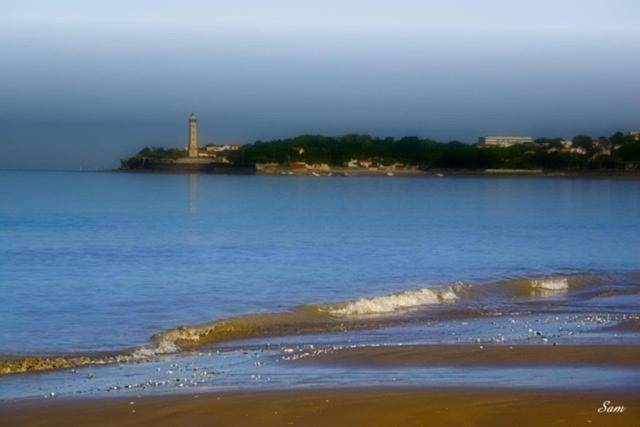 Le Crist'Al, hotel climatise, front de mer, proche du centre ville, et solution de restauration in Royan