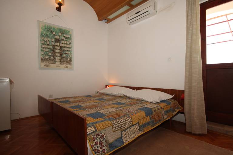 Rental apartment with grill & patio — photo 2