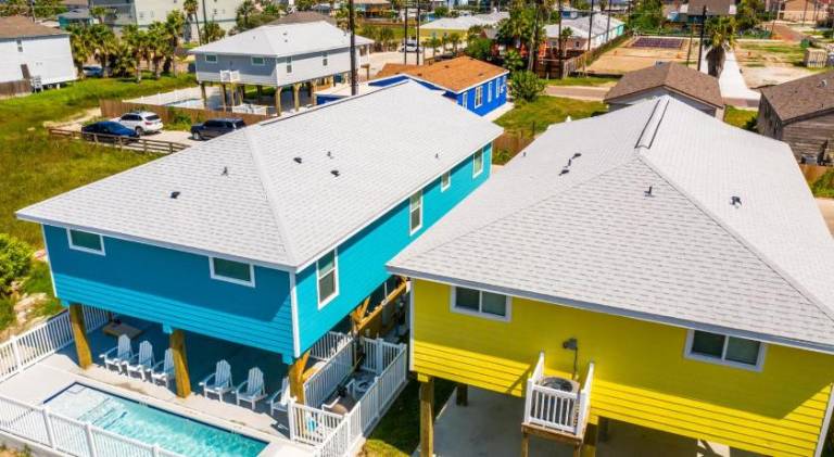 Vacation home with pool — photo 4