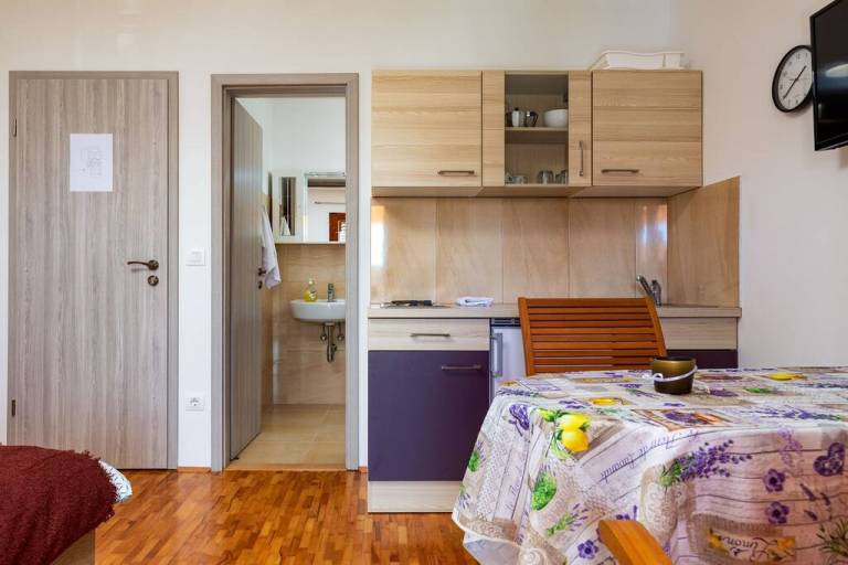 Children-friendly apartment with BBQ & yard | Perfect for remote work | Pet-friendly — photo 5