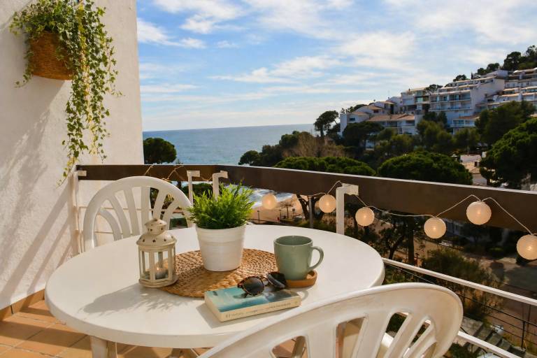 Holiday apartment with patio | Beach view — photo 2