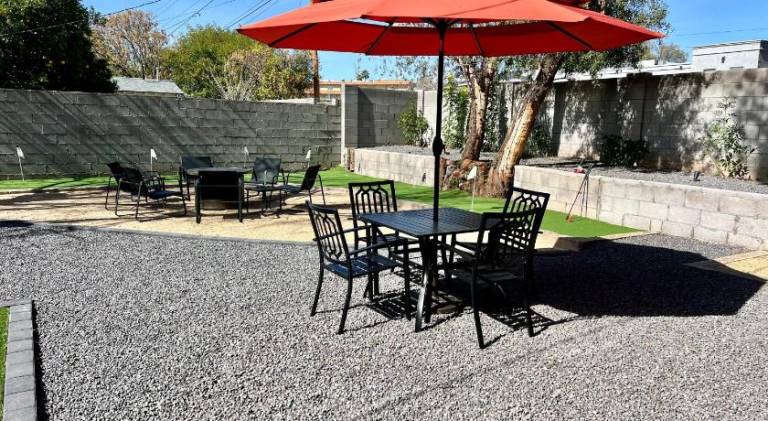 Vacation home with yard, patio & barbecue — photo 4