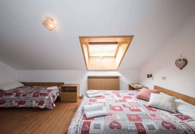 Child-friendly ample villa with yard | Pets are welcome — photo 3