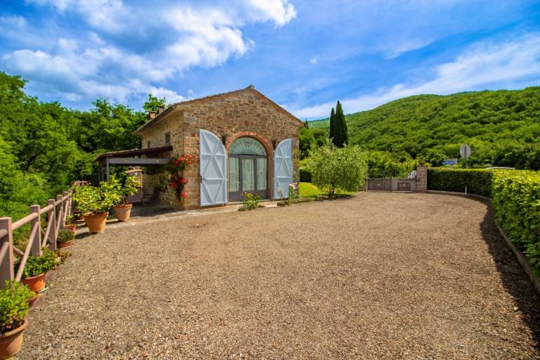 Cottage with private pool and Jacuzzi corner, ideal atmosphere for romantic couples and honeymooners — photo 3