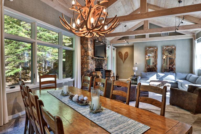 Slopeside Estate Luxurious Home in Killington - Ski On Ski Off, Hot Tub, Private Shuttle — photo 3