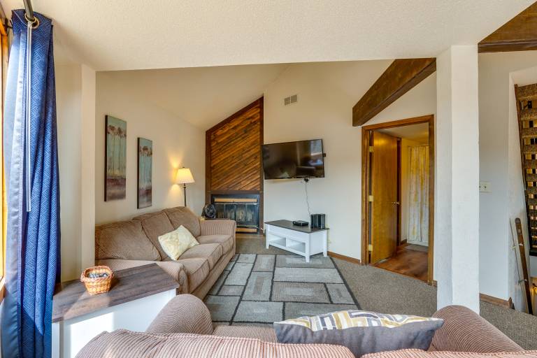 Boater’s Haven! Lake of the Ozarks Resort Retreat — photo 4
