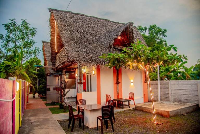 Individual villa for 15 members with swimming pool in Vanur