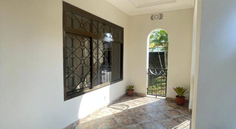 Charming vacation home | Pets are welcome — photo 3