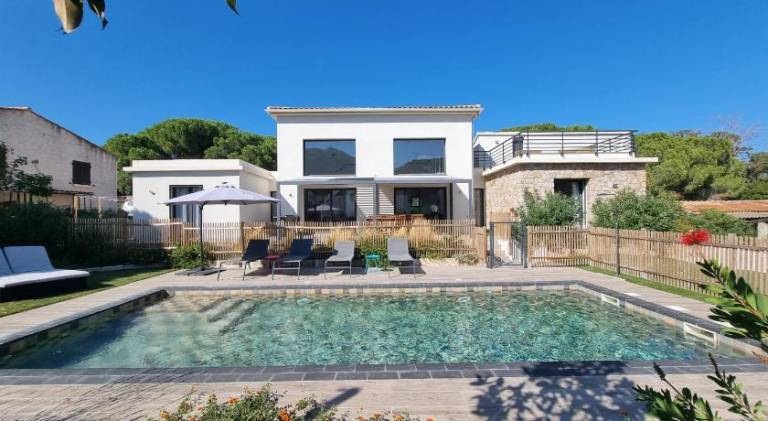 Villa with terrace, barbecue & private pool in Calvi