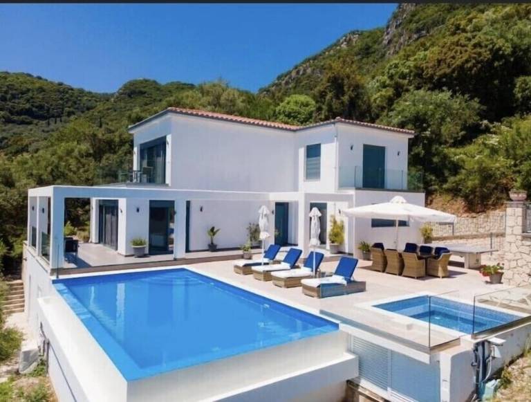 Villa  Lakones