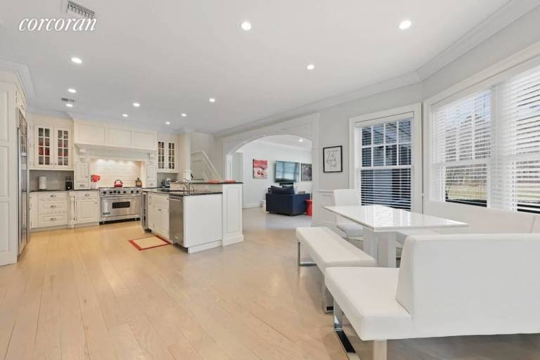 House  East Quogue