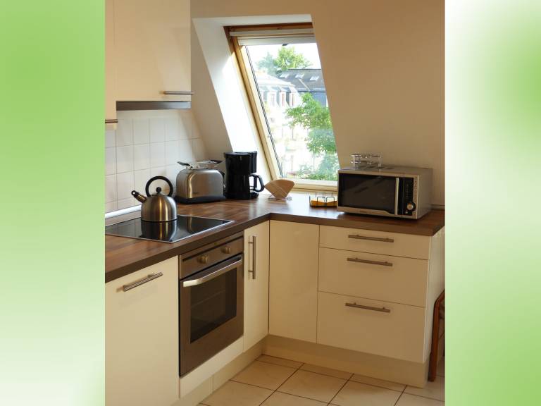 Apartment with garden | Garden view — photo 4