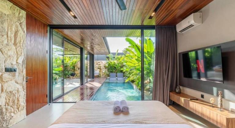 Villa with pool — photo 2