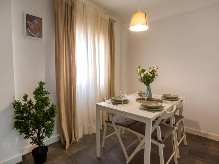 Family-oriented holiday apartment | Next to Alcazaba of Málaga | Pets are welcome — photo 2