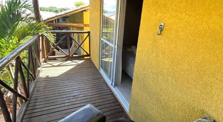 House with pool — photo 4