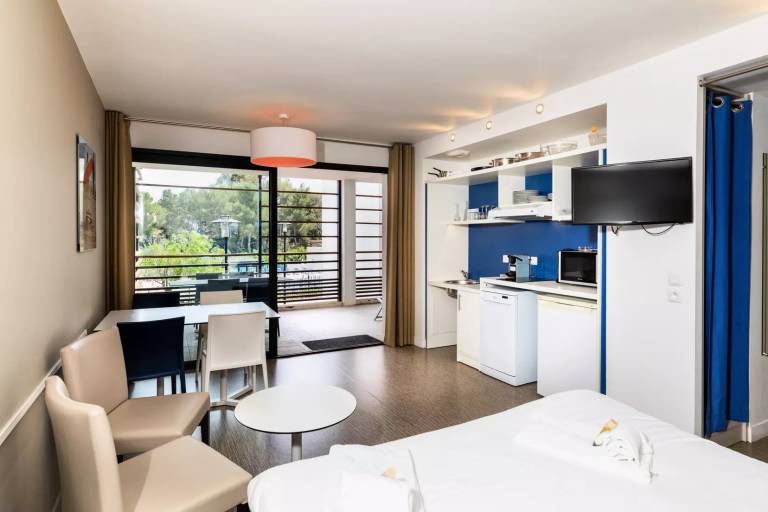 Holiday apartment with patio in Saint-Raphaël