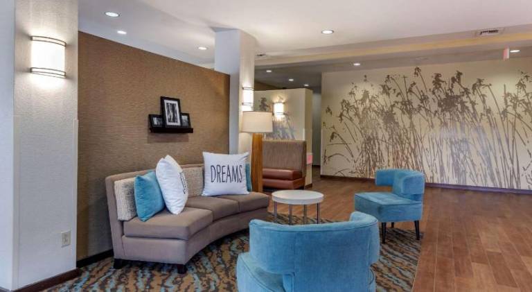 Sleep Inn & Suites Miles City I-94 — photo 4