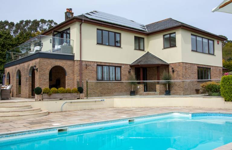Ferienhaus Hewas Water