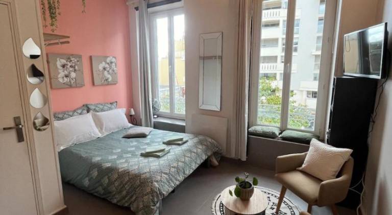 Holiday apartment with 1 room for 2 persons in Pau