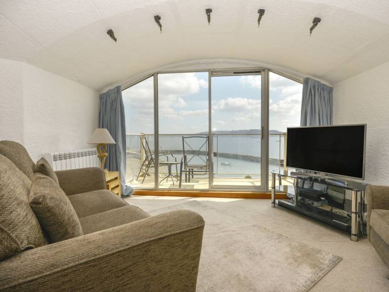 Cottage Cawsand