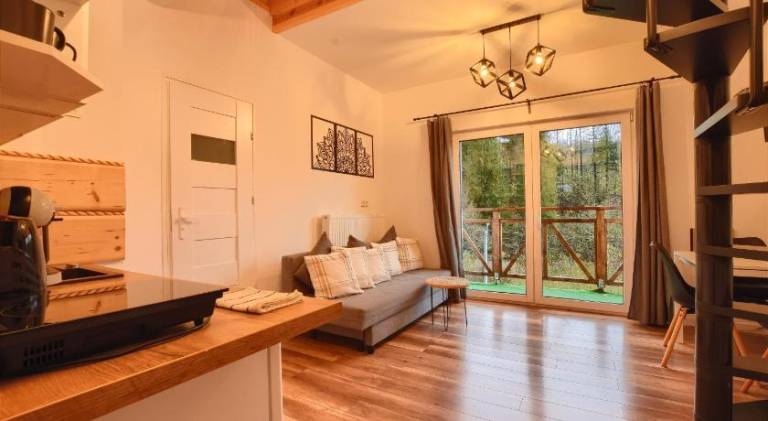 Apartment with yard, barbeque & hot tub | Pets are welcome — photo 2