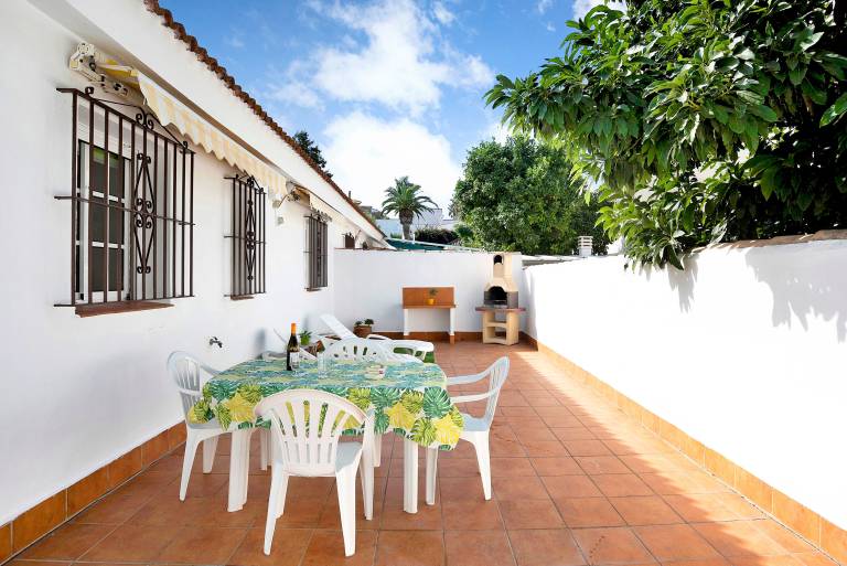 Pet-Friendly "Apartamento en la Playa con Terraza 3" close to the Beach in Cádiz