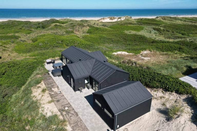 Fully equipped house with sauna, hot tub & barbeque | Beach nearby | Pet-friendly — photo 4