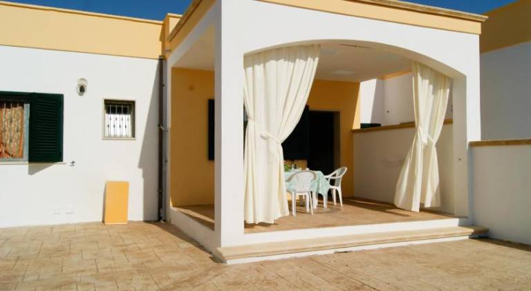 House with barbeque in Alliste