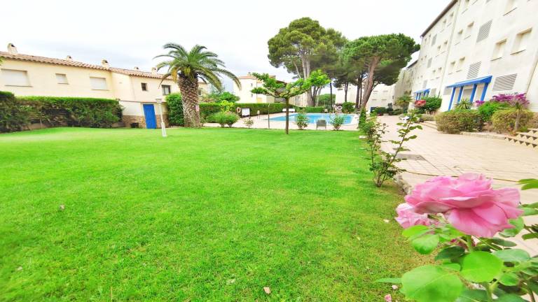 Nice rental apartment with pool, garden & terrace | Mountain view | Close to the beach | Pets are welcome — photo 5