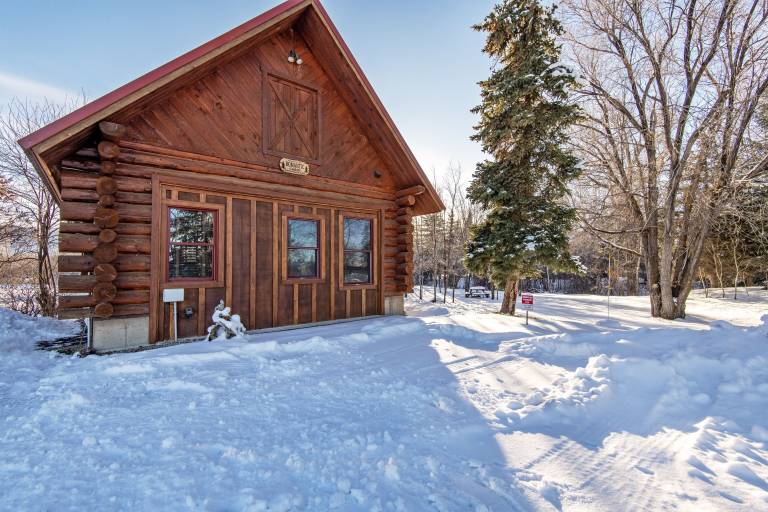 Cabin Victor