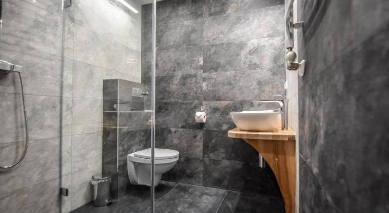 Chalet with jacuzzi — photo 2