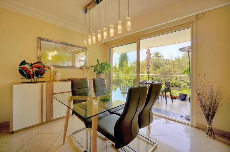 Rental apartment with patio, garden & pool — photo 5