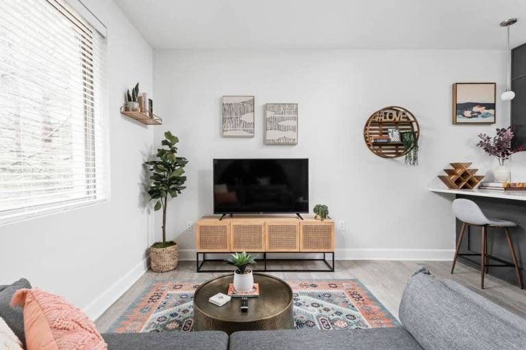 Stunning Studio Apt near Broad Ripple CozySuites