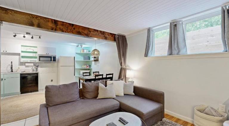 Lovely house | Suitable for remote work | Pets allowed in Charleston, SC