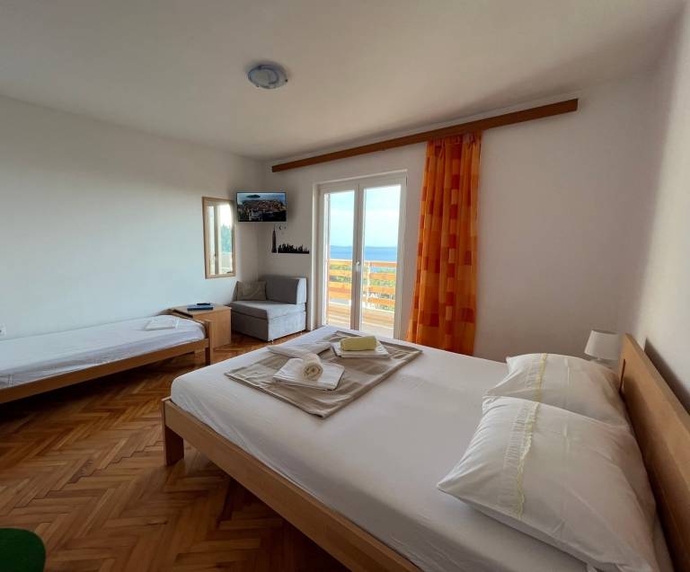 One bedroom apartment with terrace Ivan Dolac, Hvar (A-22459-b) in Jelsa