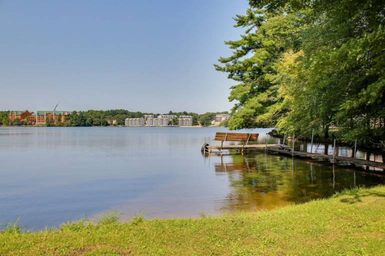 House Lake Delton